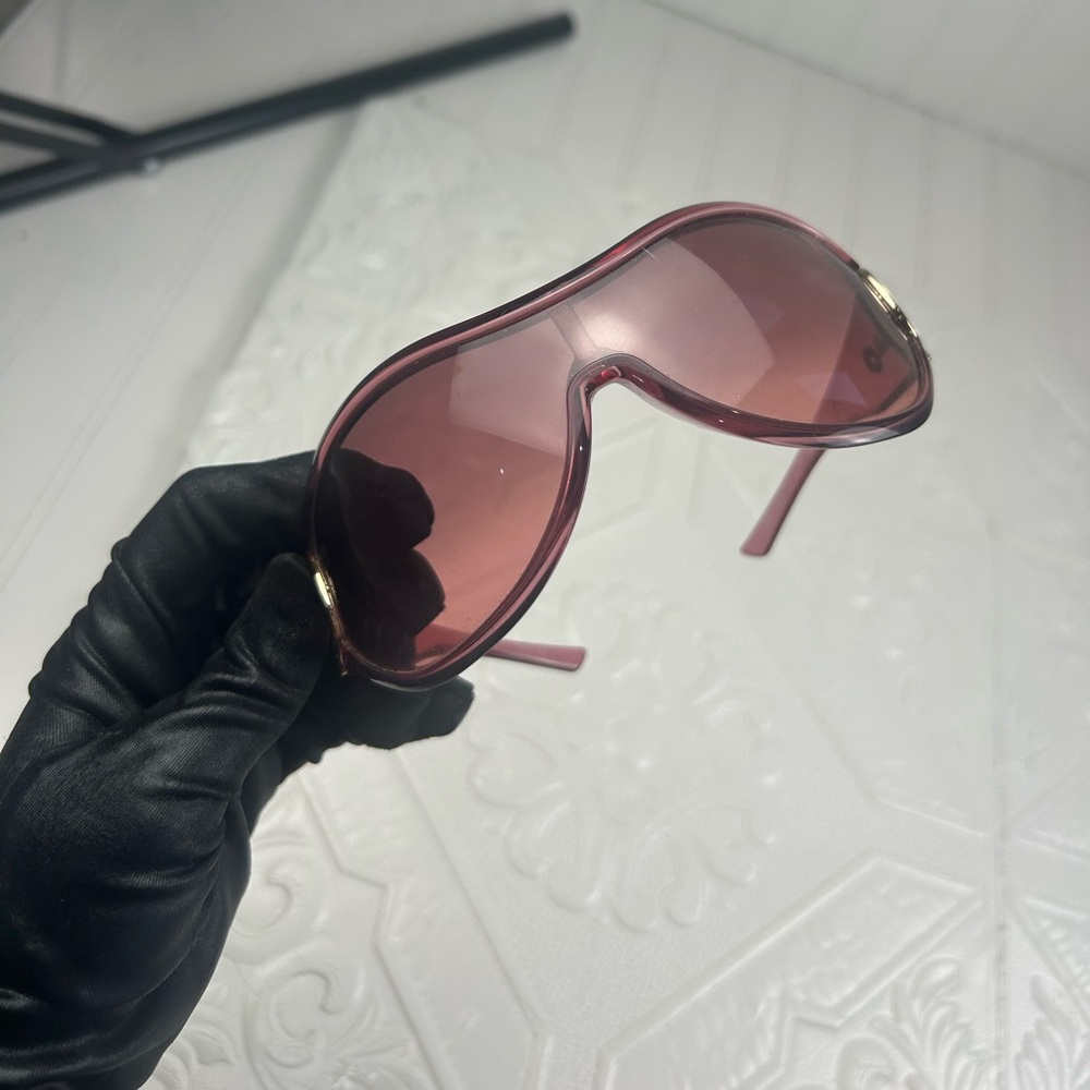 Gucci Women’s Oversized Pink Shield Sunglasses - Picture 3 of 9